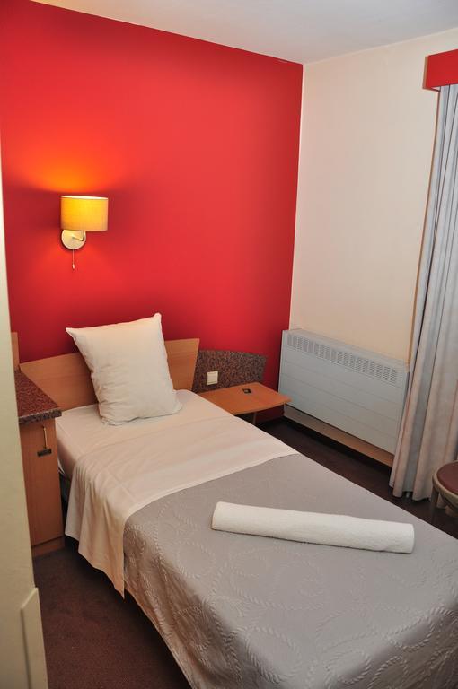 Afrit 28 Hotell Heusden-Zolder Rom bilde