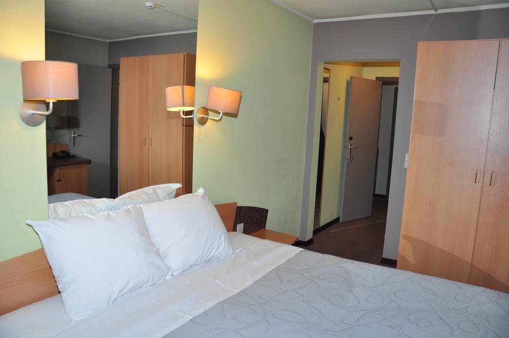 Afrit 28 Hotell Heusden-Zolder Rom bilde