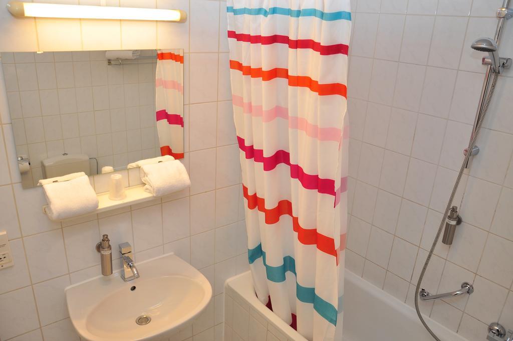 Afrit 28 Hotell Heusden-Zolder Rom bilde
